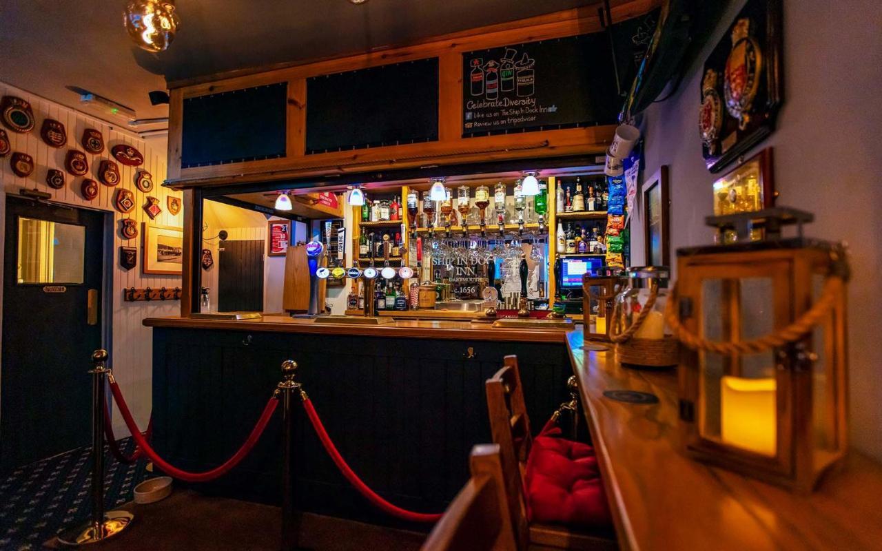 The Ship In Dock Inn Dartmouth Eksteriør billede
