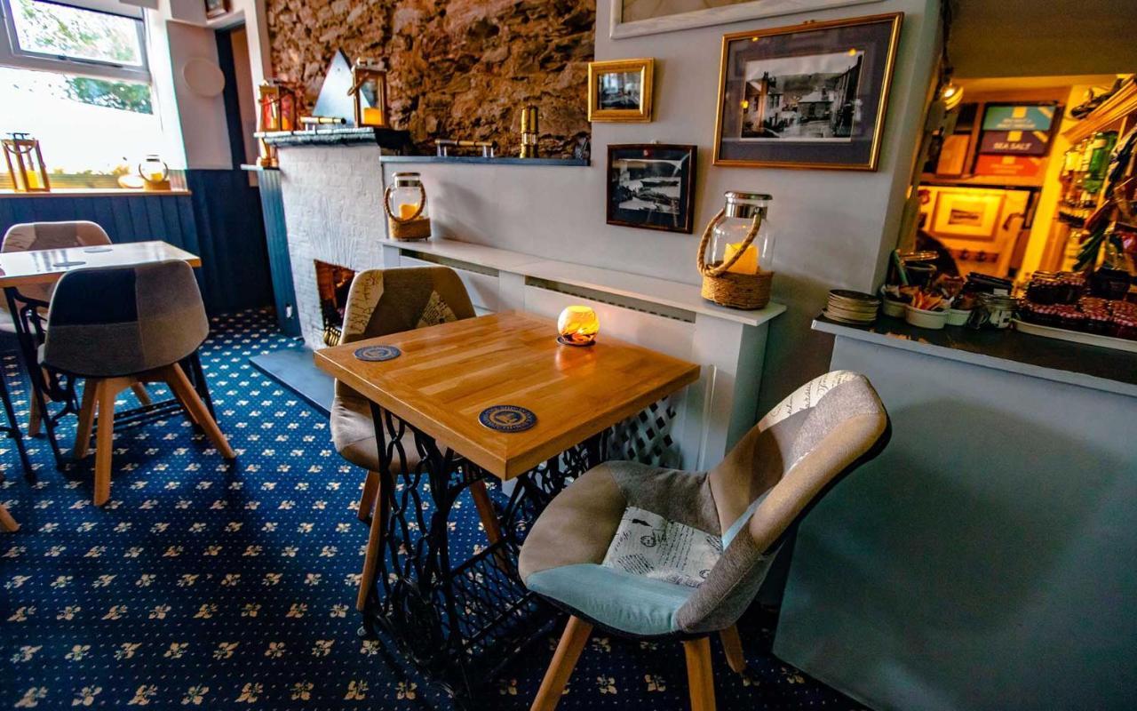 The Ship In Dock Inn Dartmouth Eksteriør billede