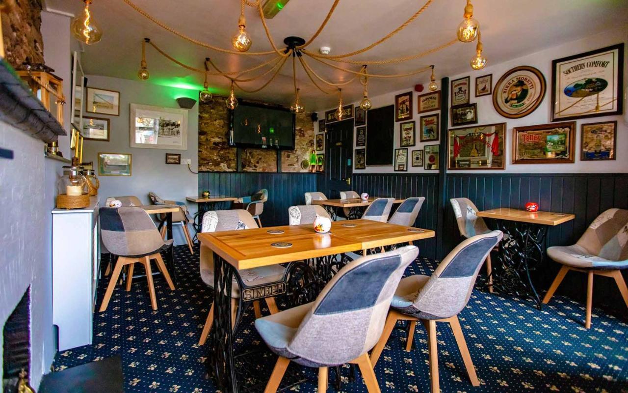 The Ship In Dock Inn Dartmouth Eksteriør billede